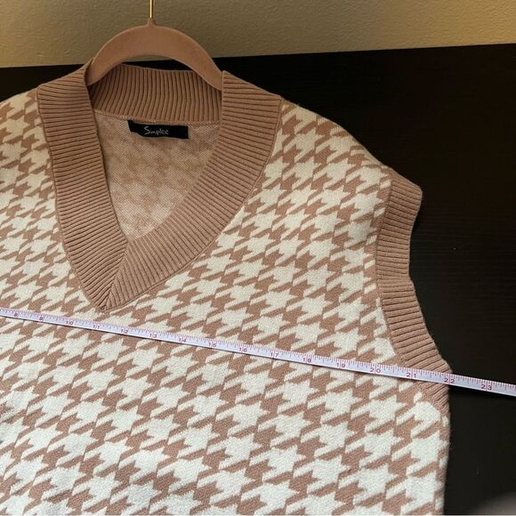 ✨ Simplee Women’s Tan White Houndstooth Vest OS - Picture 7 of 8